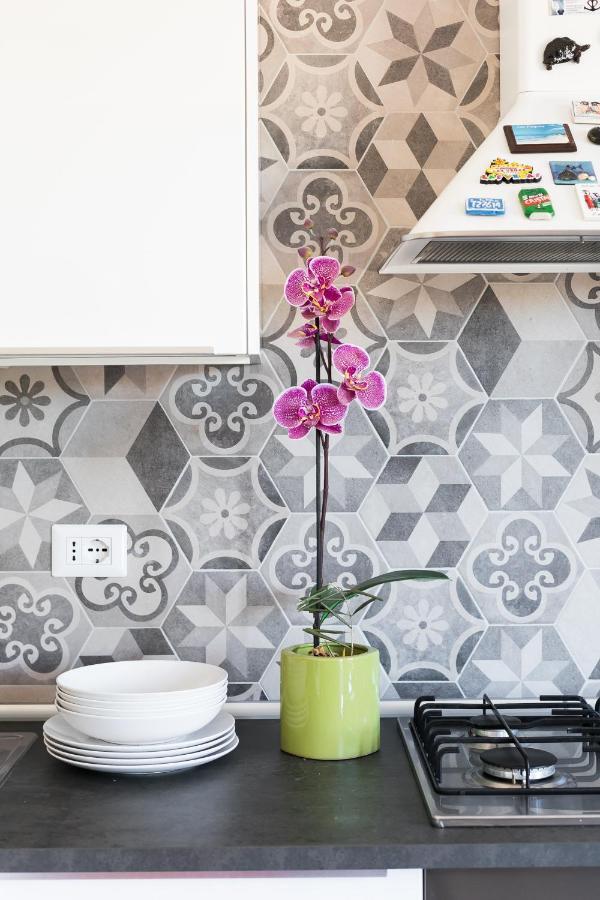 Galeria Home Apartments أنغويلارا سابازيا المظهر الخارجي الصورة