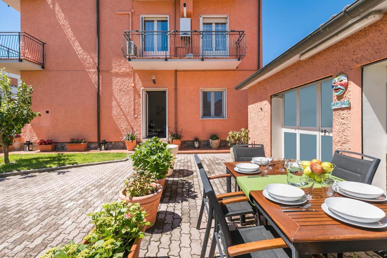 Galeria Home Apartments أنغويلارا سابازيا المظهر الخارجي الصورة
